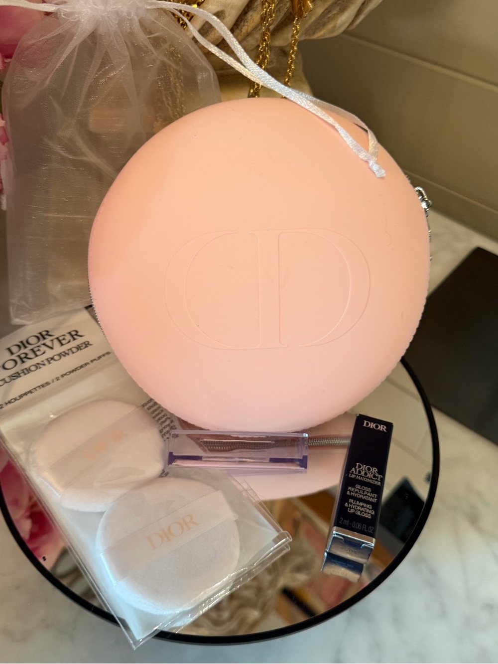 Dior Parfum Pink Round Luxury Silicon beauty case, Lippy, powder sponges, dusty - Picture 4 of 16